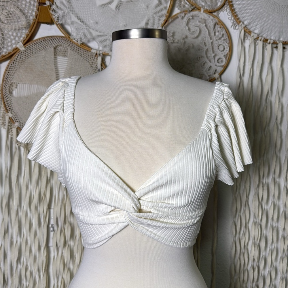 Farm Rio Cream Ribbed Flutter Sleeve Crop Top P(XS)